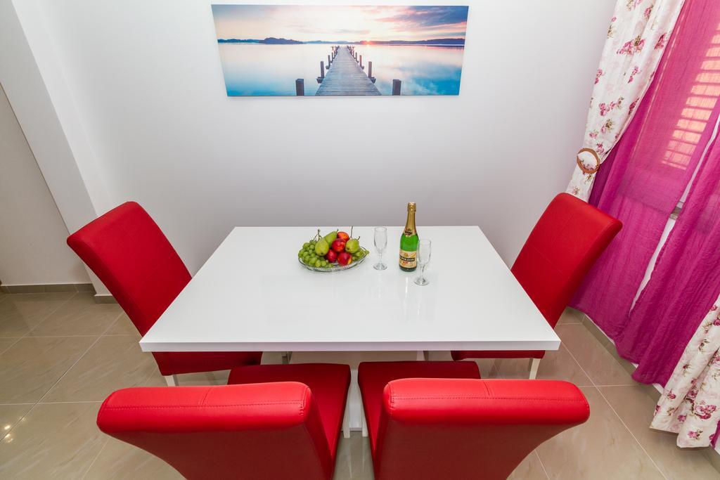 Apartments Villa-Ines Center Vodice Kültér fotó