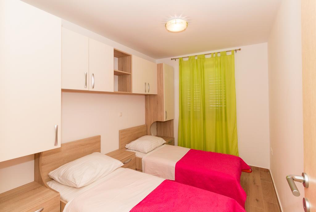 Apartments Villa-Ines Center Vodice Kültér fotó