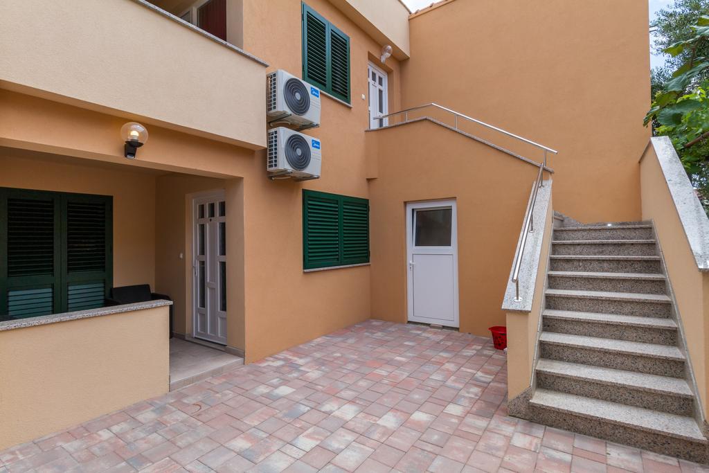 Apartments Villa-Ines Center Vodice Kültér fotó